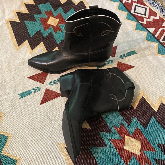 Marc Fisher Women’s Nonie Ankle Boots ✨ - Picture 2 of 13